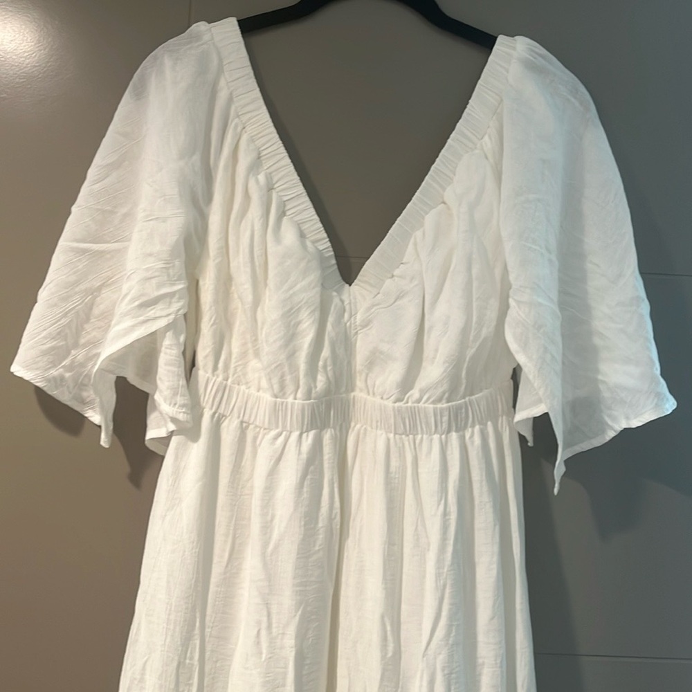Vici White Flowy Dress